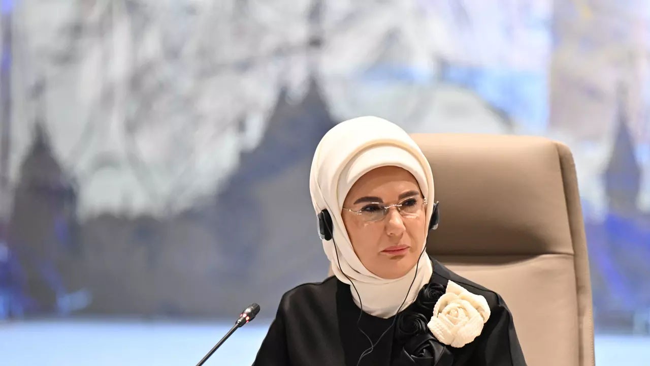 Emine Erdoğan: 'Daha adil, temiz ve yaşanabilir bir dünya hayalinin ortakları olarak temennimiz'