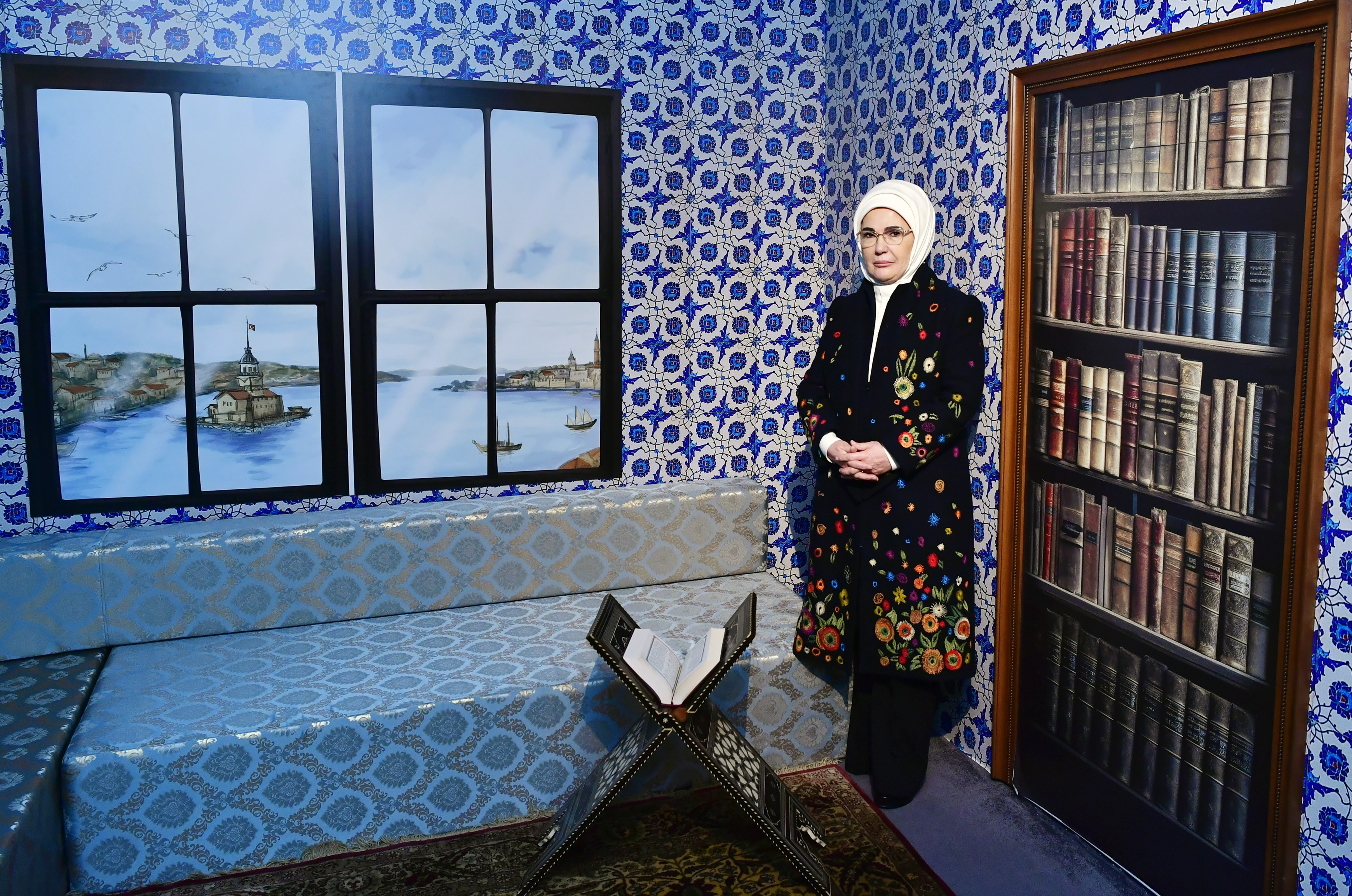 Emine Erdoğan: "Herkesin maarif tarihimize dair bu özel sergiyi ziyaret etmesini temenni ediyorum"