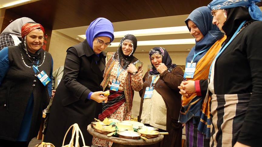 Emine Erdoğan, kadın çiftçilerle buluştu