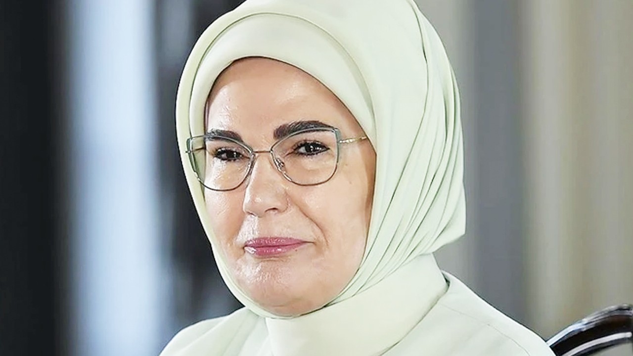 Emine Erdoğan Koruyucu Aile Günü'nü kutladı