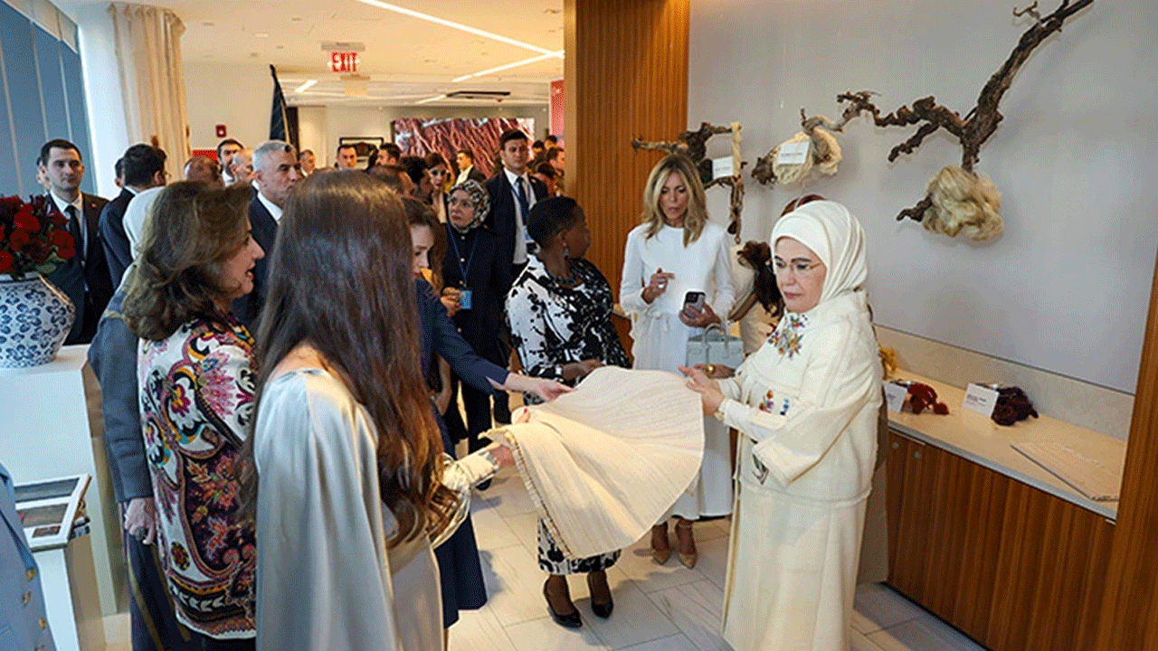Emine Erdoğan, New York'ta geleneksel köklü Türk çeyiz geleneğini dünyaya tanıttı