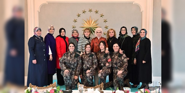 Erdoğan'dan özel harekatçıların eşlerine yemek