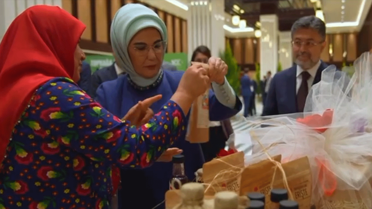 Emine Erdoğan'dan "Toprağa İz Bırakan Kadınlar Programı" paylaşımı