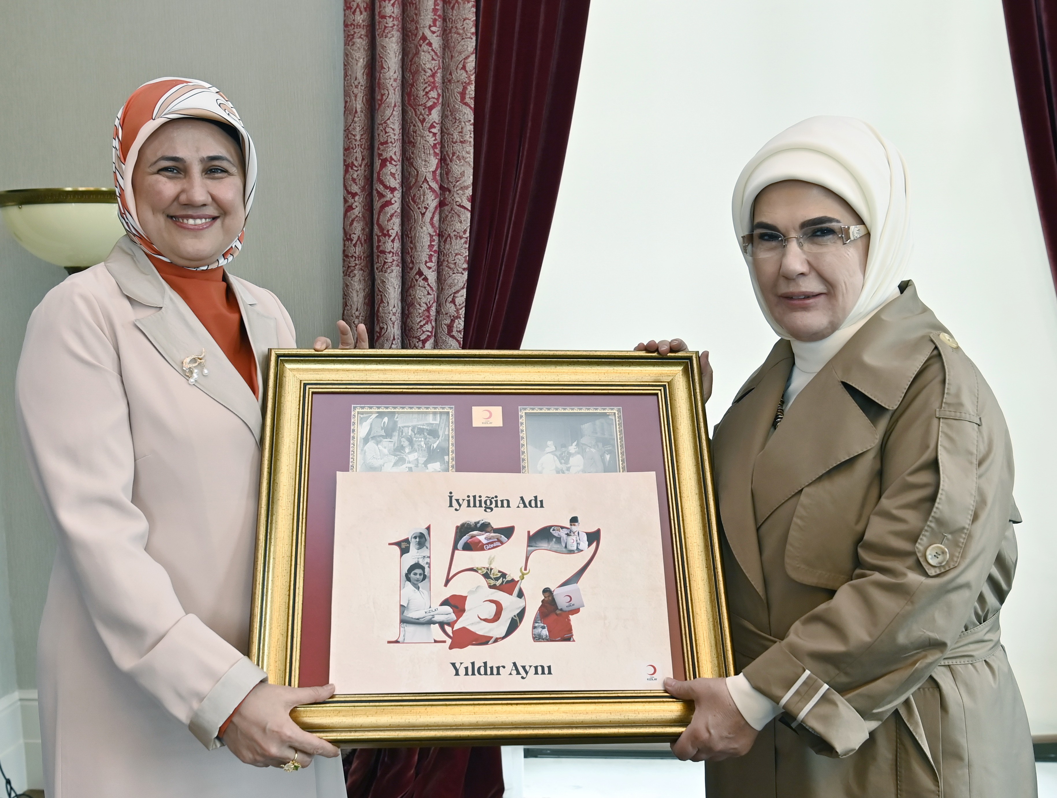 Emine Erdoğan’dan Türk Kızılay'a kurban bağışı