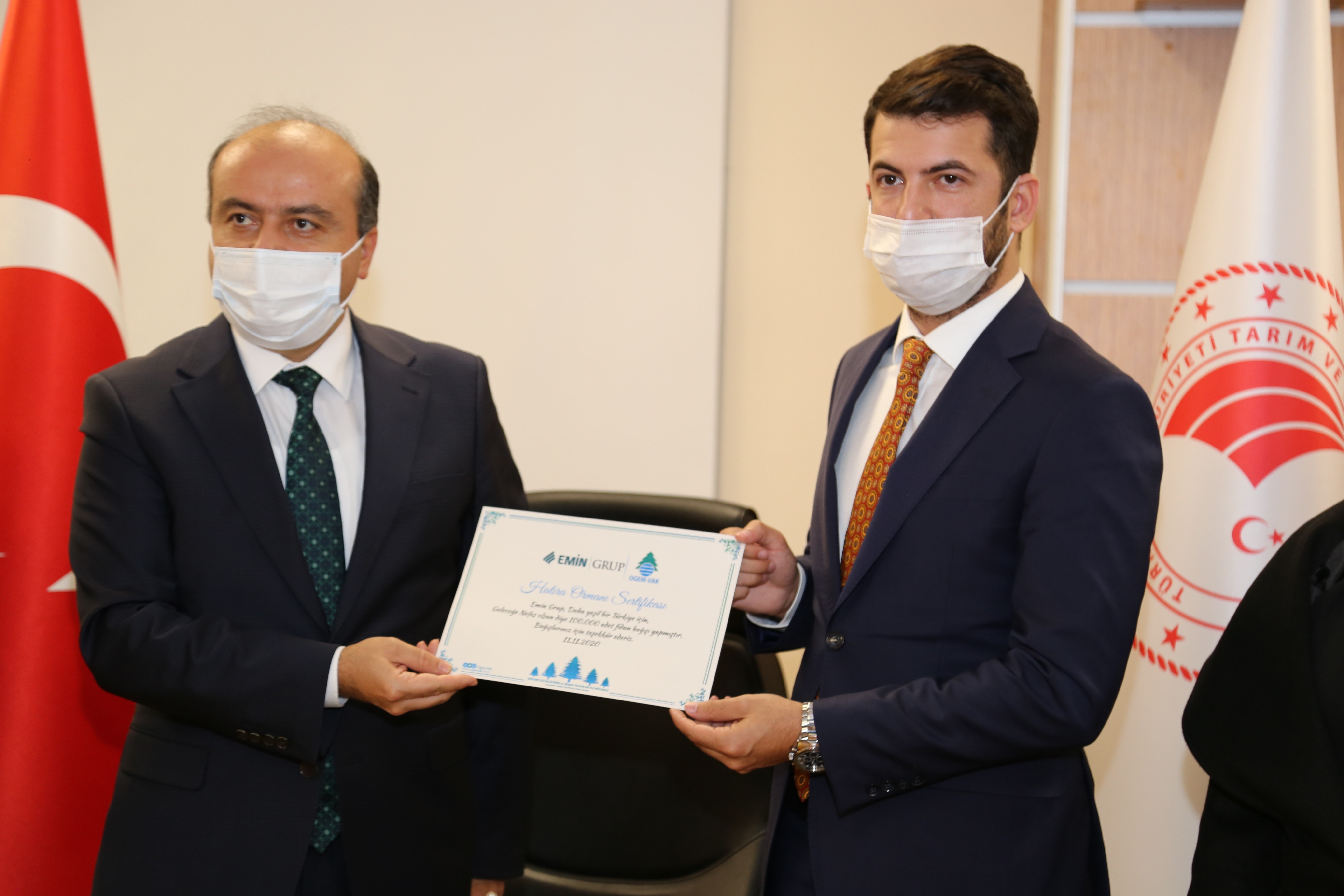Eminevim Geleceğe Nefes Ol Kampanyasına 100 bin fidan bağışladı