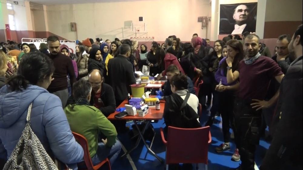 Emir Kaan’a donör olmak için sıraya girdiler 