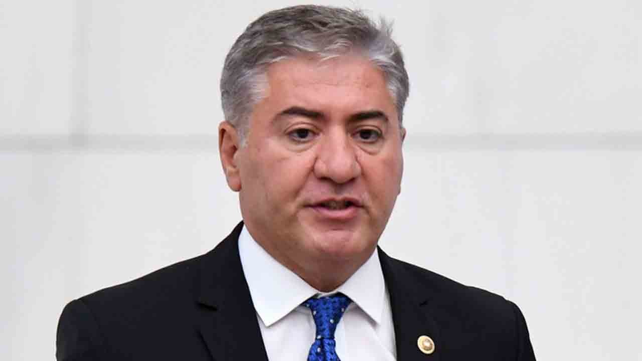 Emir Murat’a vatandaşlardan fena kapak! 'Sen arsa toplarken devletimiz 455 bin konutu tamamladı!'