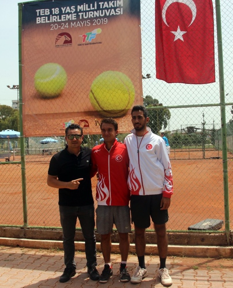 Emir Şendoğan 18 Yaş Tenis Milli Takımında 