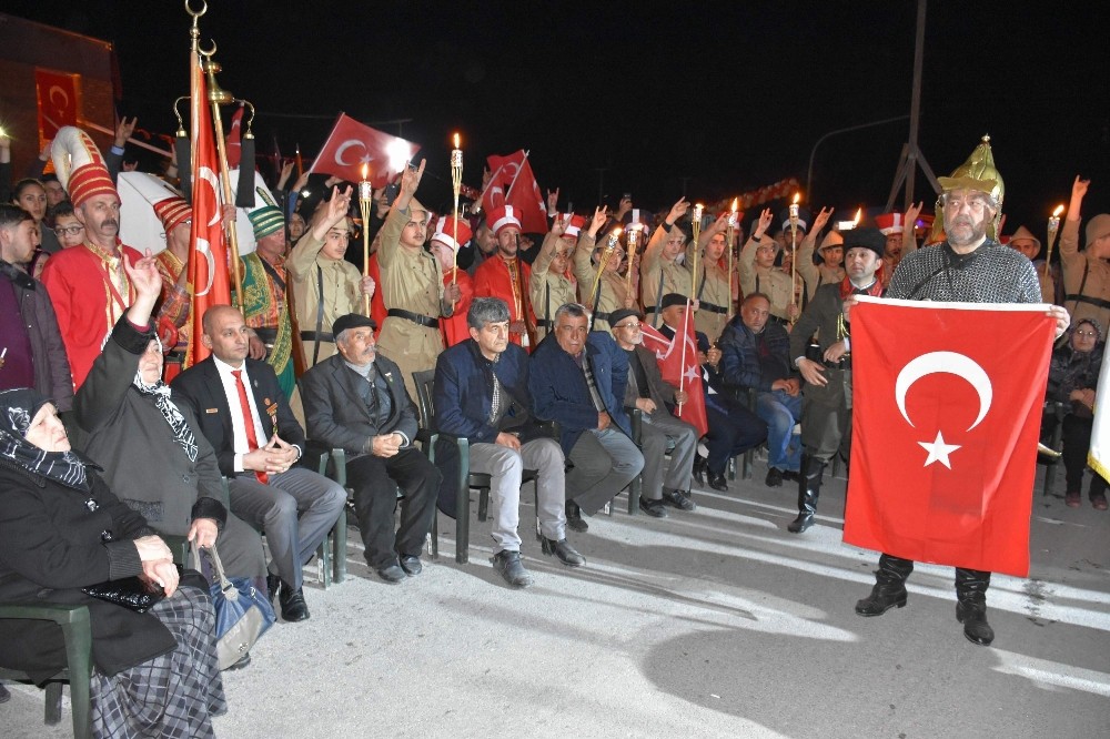 Emirdağ’da binlerce kişi şehitler için yürüdü 