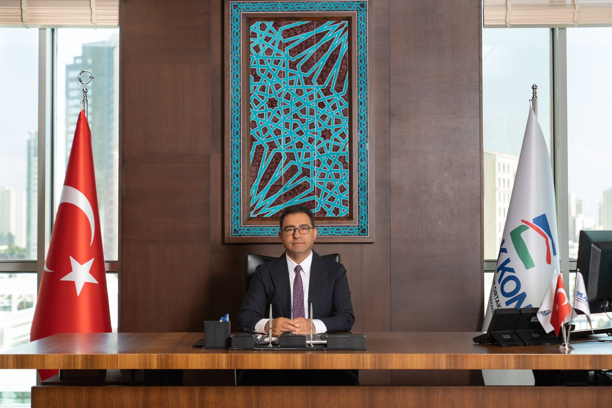 Emlak Konut Genel Müdürü Hakan Gedikli görevi, Cengiz Erdem'e devretti