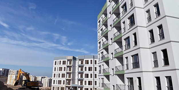 Emlak kralı iflas etti! Ünlü bankanın CEO'su apar topar görevden el çektirildi