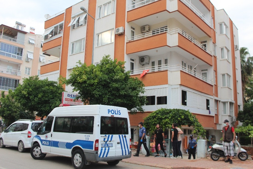 Emlakçı evinde vurulmuş halde bulundu, yakınları gözyaşına boğuldu 