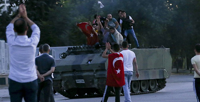 Emniyet'ten 'eli silahlı üniformalı kişileri ihbar edin' çağrısı geldi