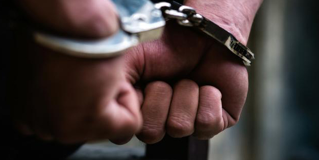 Emniyet her yerde arıyordu! Yunanistan'a kaçmaya çalışırken yakalandılar