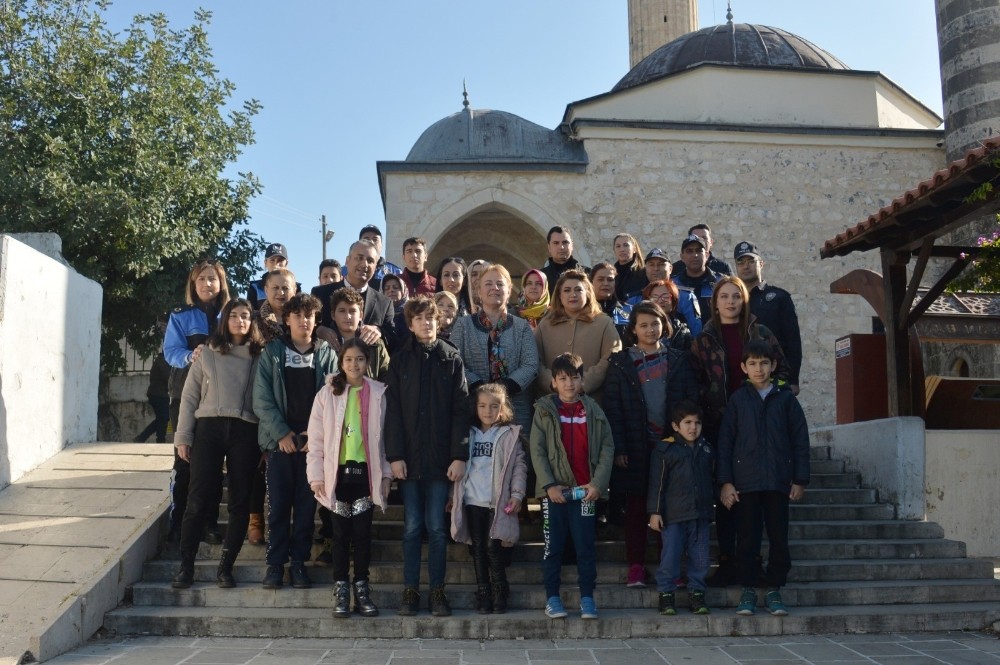 Emniyet Müdürü Aktaş şehit çocuklarını geziye gönderdi 