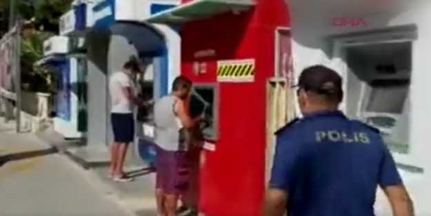 Emniyet müdürü ATM'den para çeken maskesiz vatandaşı fena korkuttu: 1000 TL fazla çek