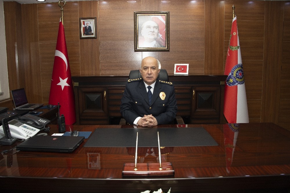 Emniyet Müdürü Mehmet Aslan: ‘Mesai mefhumu gözetmeksizin milletimizin her daim yanındayız’ 