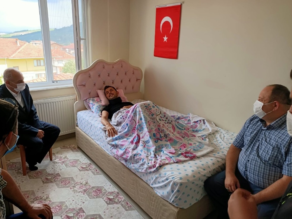 Emniyet Müdürü’nden yaralı askere geçmiş olsun ziyareti 