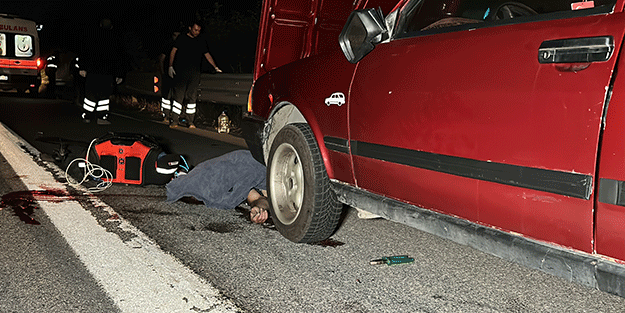 Emniyet şeridinde arıza yapan otomobile tır çarptı! 1 kişi öldü