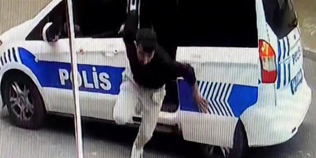 Emniyete götürülen şahıs polis otosundan kaçtı! O anlar anbean kaydedildi