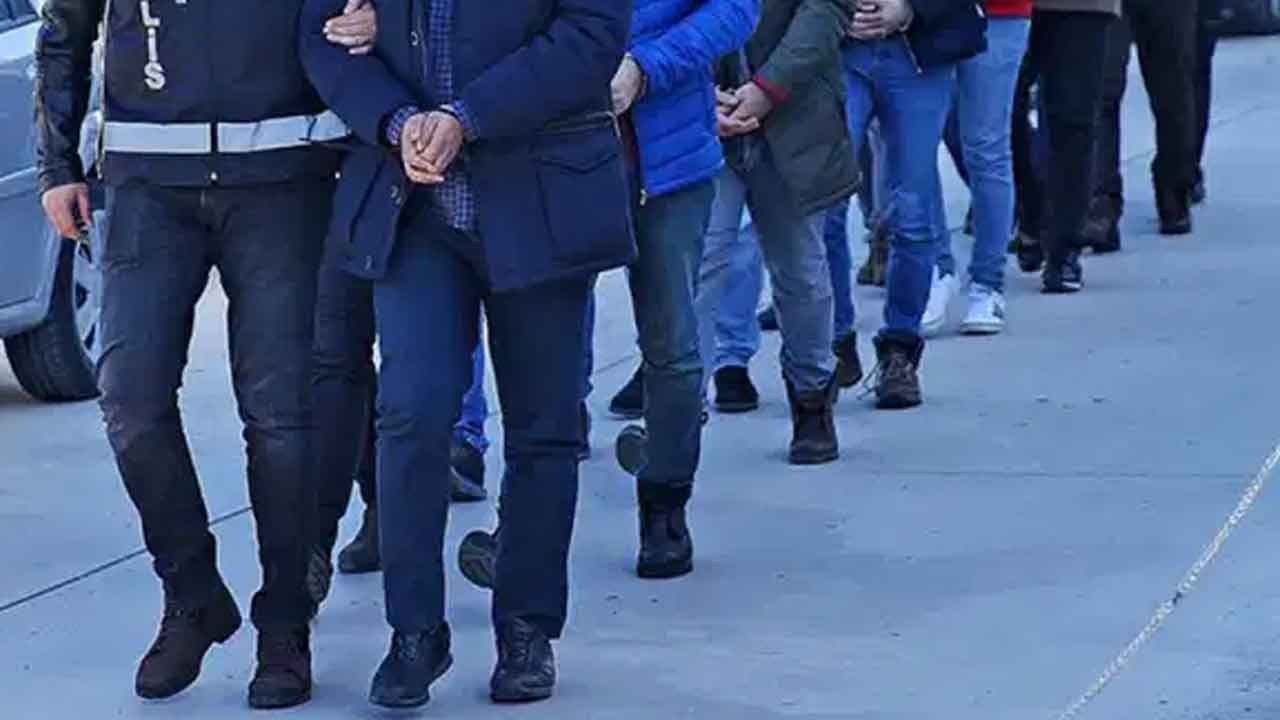 Emniyetin içine sızan "Casper" hainlerine darbe! Uyuşturucu baronlarına bilgi satan rüşvetçi polisler adalete teslim edildi!