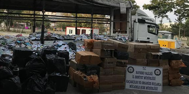 Emniyetten büyük operasyon! TIR'ın içinden tam 65 bin adet kaçak sigara çıktı