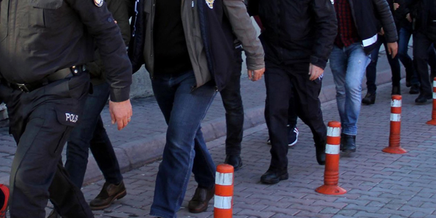 Emniyet'ten FETÖ operasyonu: Askerlerin de bulunduğu 34 kişi gözaltına alındı