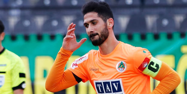 Emre Akbaba kimdir? Kaç yaşındadır hangi takıma transfer olacak?