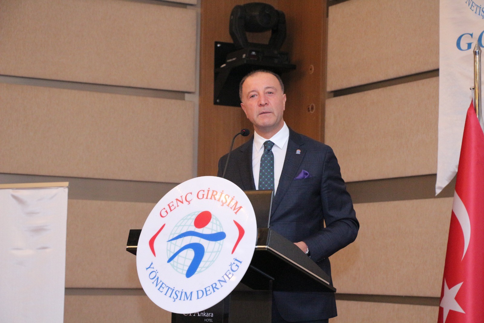 Emre Alkin’den iş dünyasına çarpıcı tavsiyeler