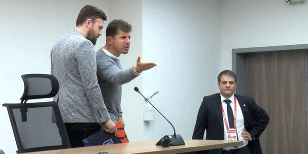 Emre Belözoğlu, basın toplantısında gazeteci ile tartıştı