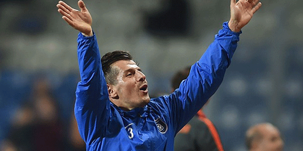 Emre Belözoğlu Fenerbahçelileri çıldırttı