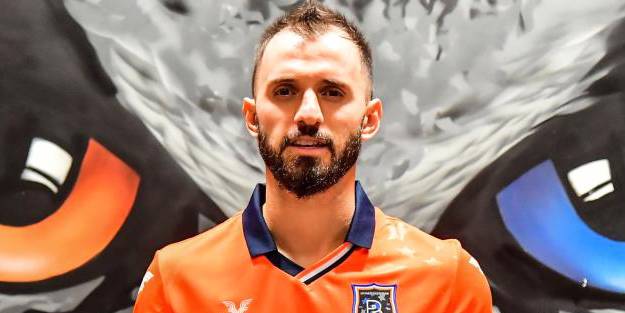 Emre Belözoğlu ilk transferini yaptı!