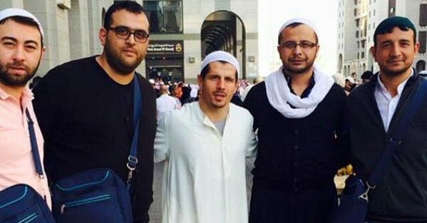 Fenerbahçeli ünlü futbolcu umreye gitti