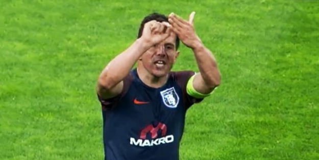 Emre'den çok konuşulan hareket!