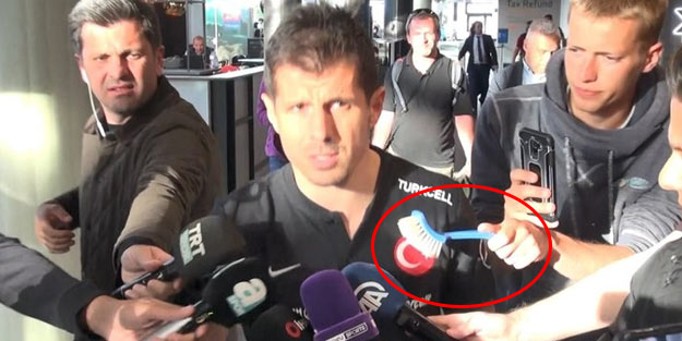 Emre Belözoğlu'na fırça uzatan Siamang'ı Türkler yakaladı 'En büyük Türkiye'