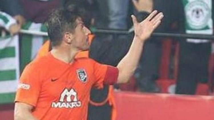 Emre Belözoğlu'nu final maçında çıldırttılar