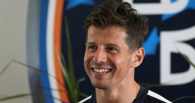 Emre Belözoğlu'nun yüzünü güldüren karar!