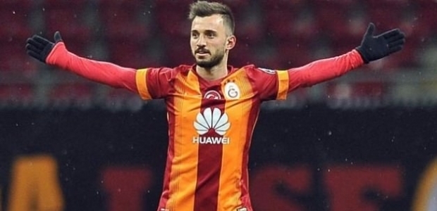 Emre Çolak imzaya çok yakın