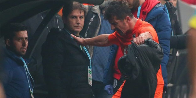 Emre kenara gelince çıldırdı… Öyle bir tepki verdi ki!