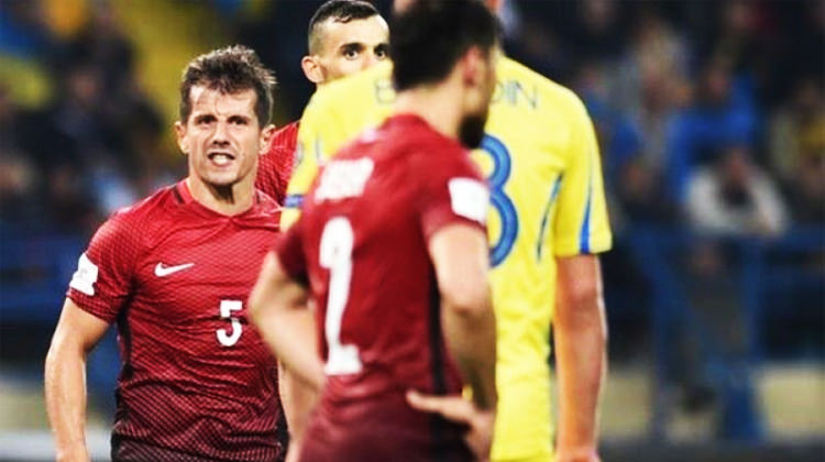 Emre küfür etti mi? Özbayraklı açıkladı