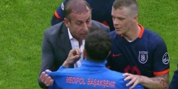 Emre'yi çıldırtan kırmızı!