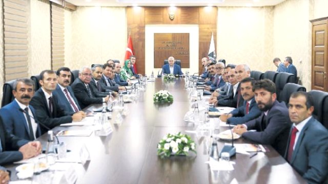 Emri Başbakan verdi: İzinsiz geçeni vurun!