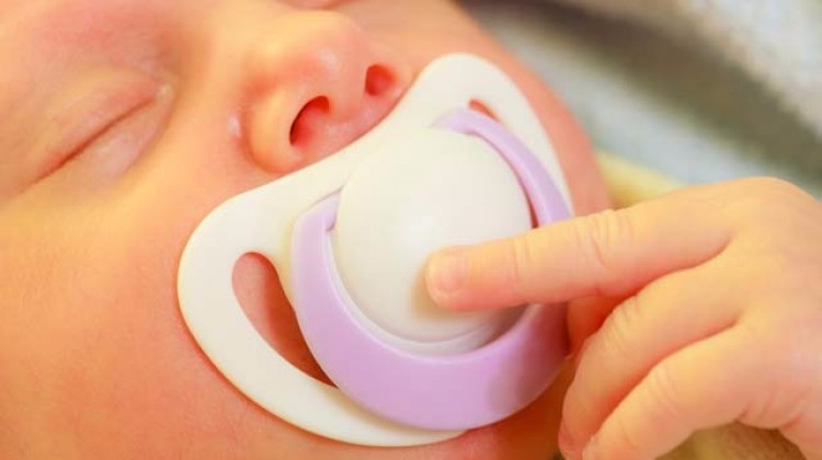 Emzik bebeğe zarar veriyor!