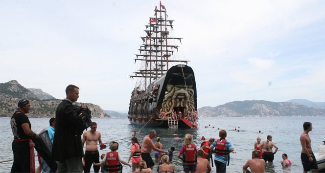 En büyük korsan gemisi yolcu avına çıktı