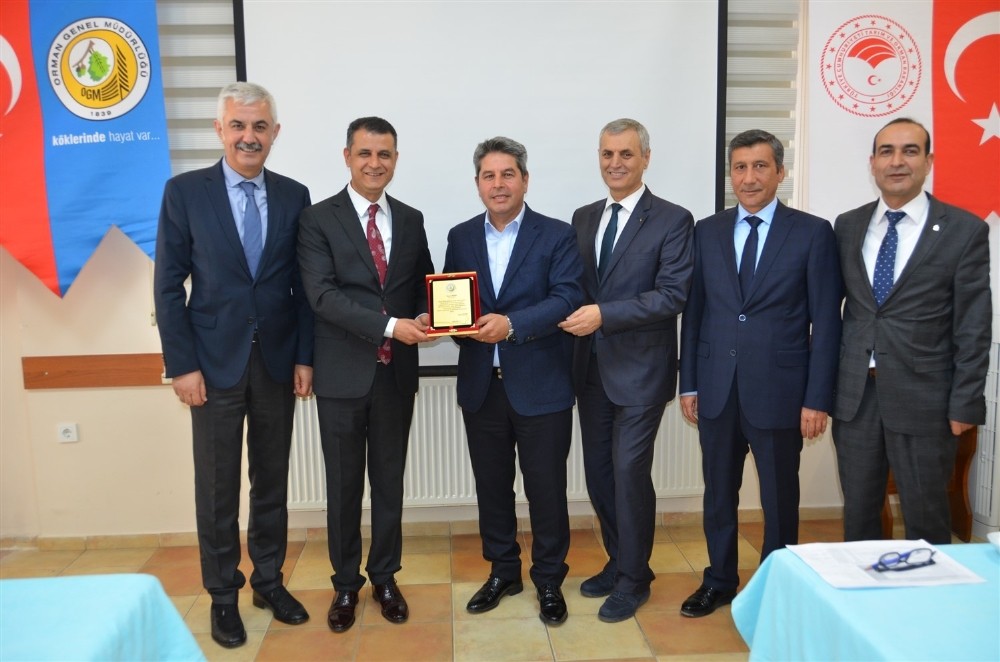 En çok orman emval alan tüccarlar plaketle ödüllendirildi 