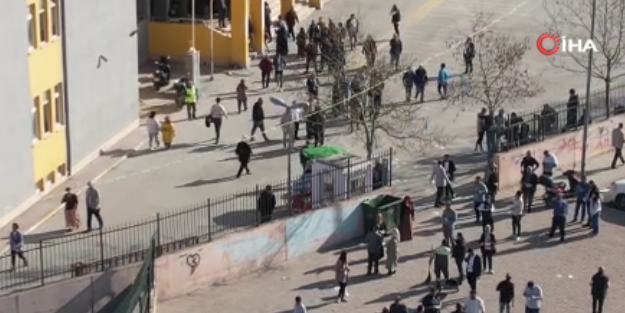 En çok seçmenin kayıtlı olduğu okulda, oy verme yoğunluğu havadan görüntülendi