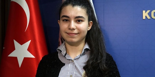 En genç milletvekili adayı oyunu kullandı