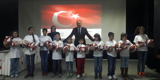 En güzel İstiklal Marşı Ümraniye'de okundu