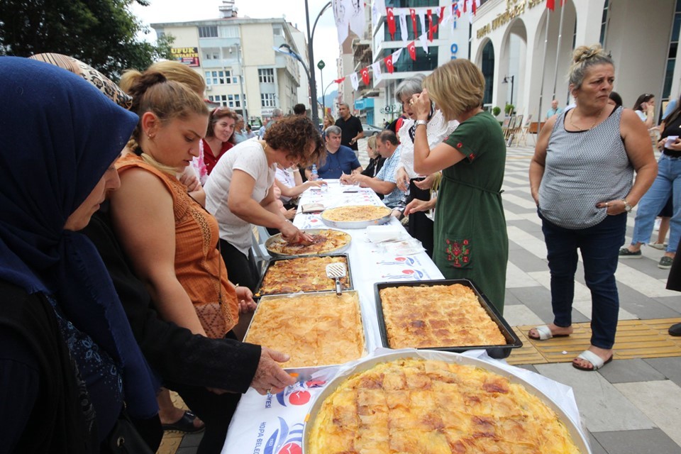En güzel Laz Böreği yarışması Hopa’da yapıldı 