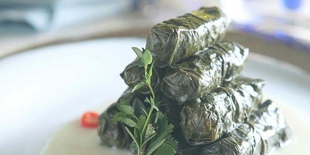 En güzel sarma yapımı: Karalahana sarması tarifi nasıl yapılır, malzemeleri ve püf noktaları nelerdir?